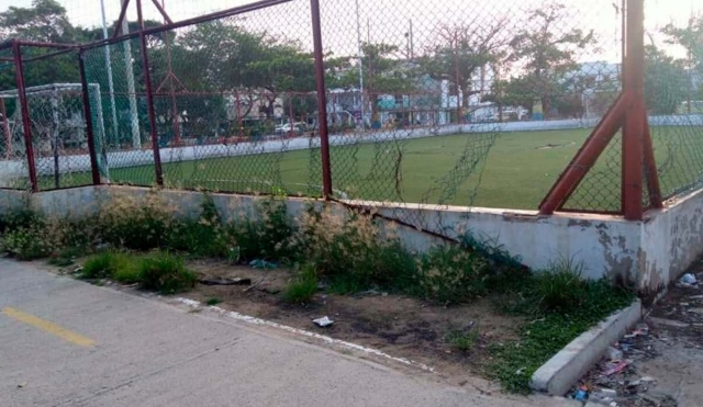 Solicitan rehabilitar campo deportivo de Mazatepec