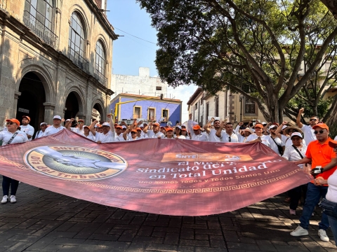 Conmemora SNTE Día Internacional del Trabajo en demanda del respeto a los derechos laborales