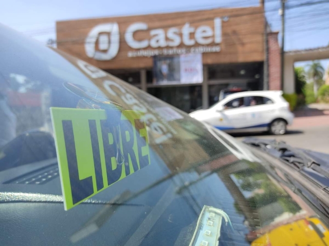 Sujeto somete a los taxistas para vender droga