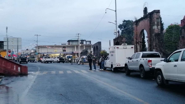 Tras los hechos, decenas de policías y agentes de la Guardia Nacional acudieron al sitio.