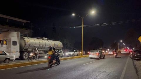 Inaugura Jesús Corona alumbrado en bulevar de Tetelcingo