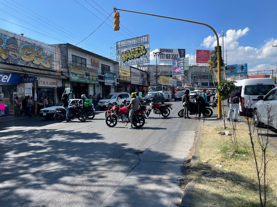 Se manifiestan repartidores de plataforma digital en Plan de Ayala