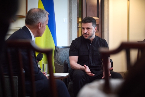 Zelenski pide presionar más a Rusia para lograr el fin de la guerra