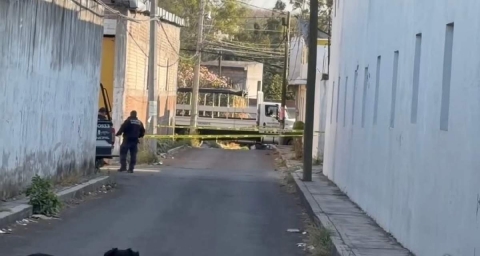 Los cuerpos fueron abandonados a unos metros de la carretera M&eacute;xico-Oaxaca.
