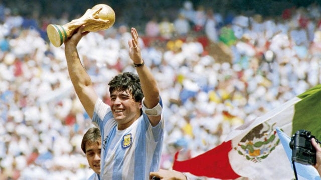 A dos años de su partida, el futbol honra a Maradona en Qatar 2022