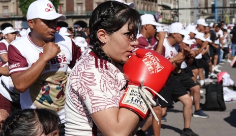 42 mil personas participan en la Clase Nacional de Boxeo 2025 en el Zócalo de CDMX
