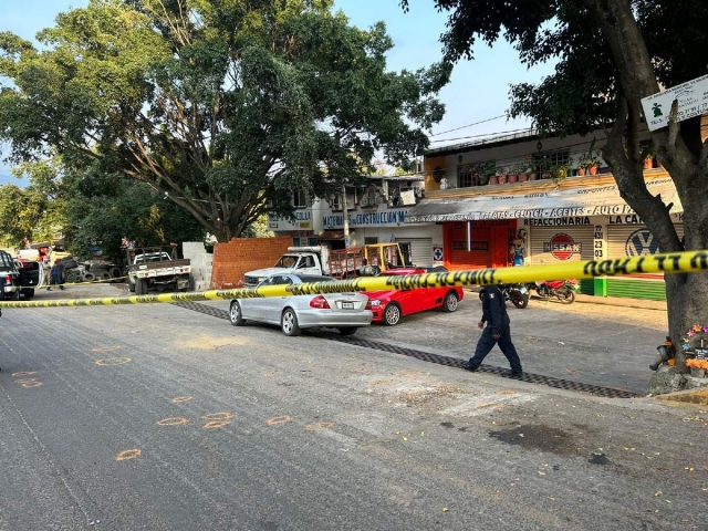 Balazos en Ahuatepec dejan daños en dos vehículos