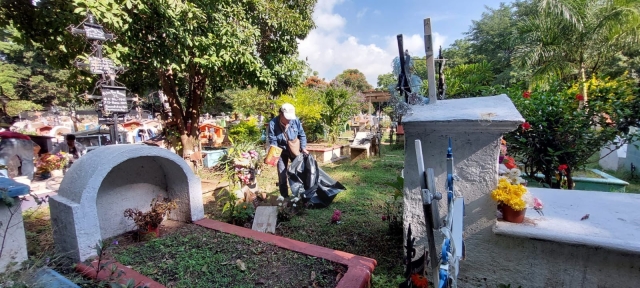 Limpieza de panteones en Jiutepec