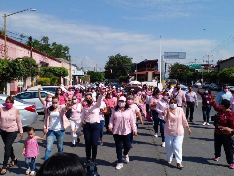 Las actividades iniciaron con una caminata.