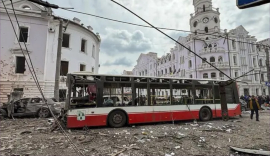 Ataque ruso en Sumy deja más de 30 muertos y eleva tensión en Ucrania