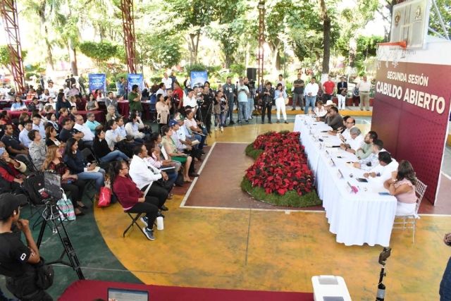 Aspectos de la sesión del cabildo abierto.