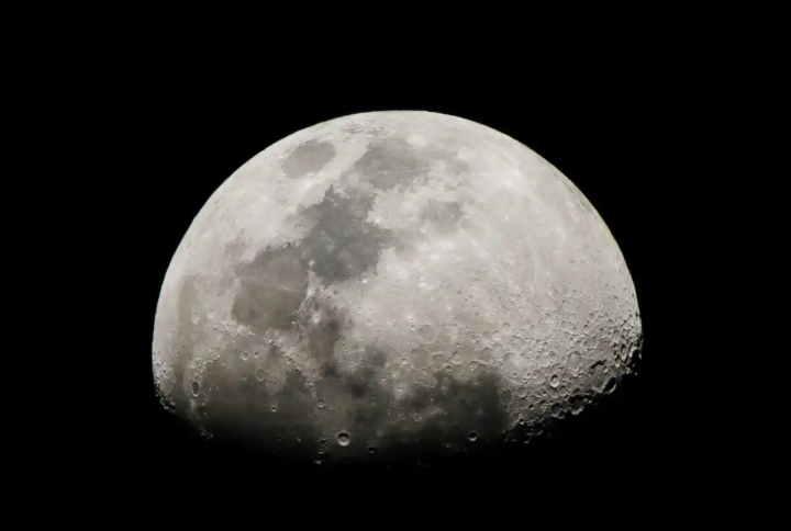 Rumbo a la Luna: Desafíos y avances en la carrera espacial