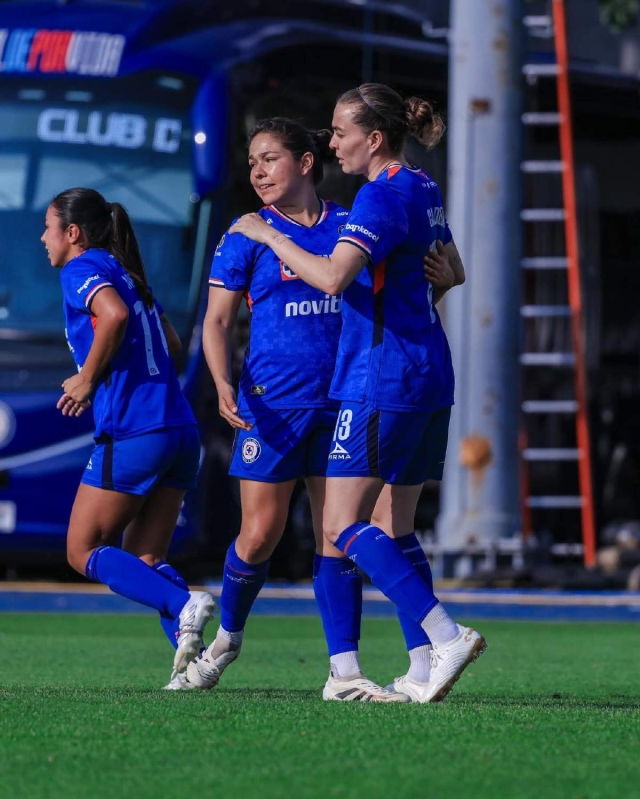 Daniela Calder&oacute;n rescat&oacute; el empate para Cruz Azul.