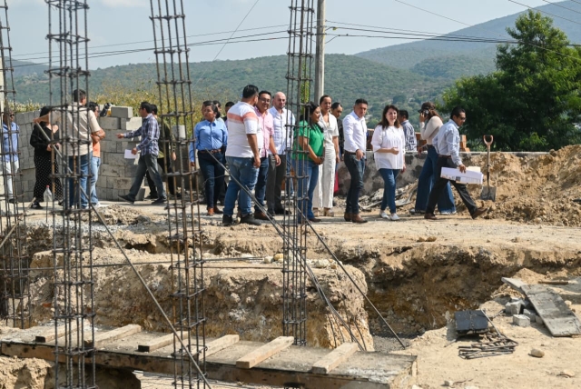 Supervisa Margarita González Saravia avance de obra de estancia infantil en Tlaltizapán
