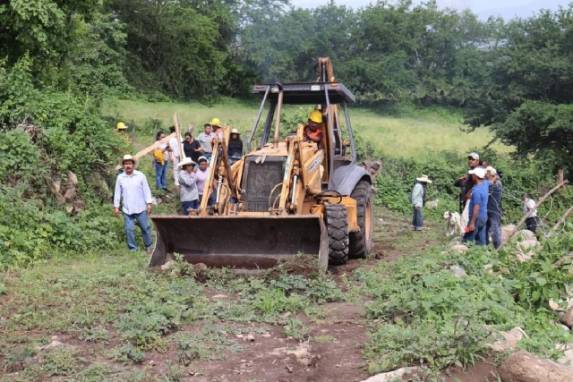 Los trabajos para construir el nuevo panteón ya fueron puestos en marcha.