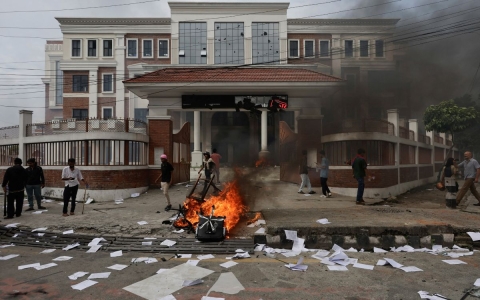 Desmienten muerte de la esposa de ex primer ministro tras ataques en Nepal