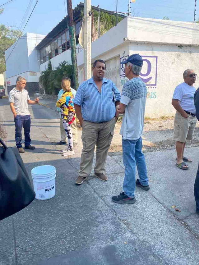 Protestan en avenida Compositores por falta de agua