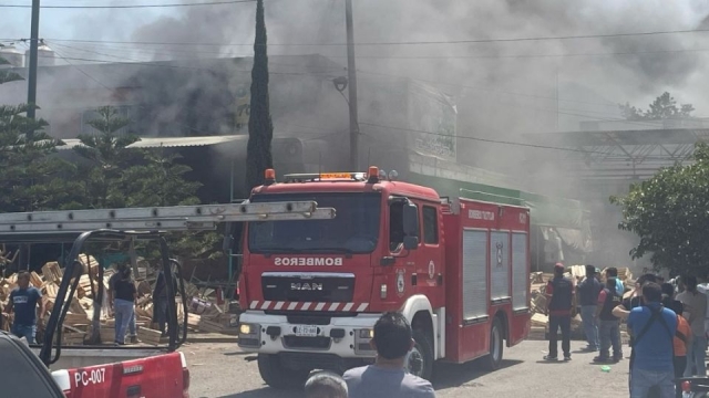 Se registra incendio en Central de Abasto de Tultitlán, Edomex