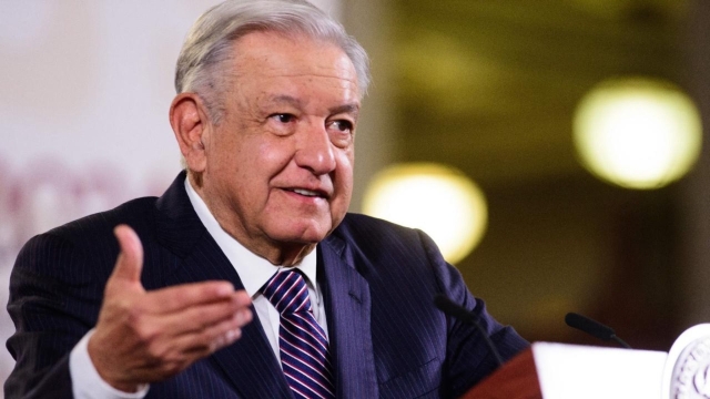 AMLO considera &#039;hackeo&#039; a datos de periodistas un asunto político