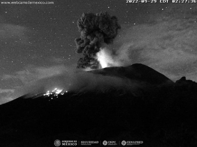 Este jueves la actividad del Popocatépetl se incrementó.