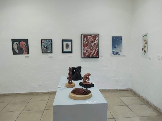 Exposici&oacute;n De Cuadros Y Esculturas.