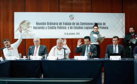 30 agentes aduanales controlaban el &#039;huachicol&#039; fiscal, afirman en el Senado