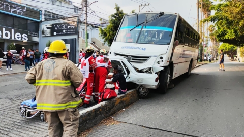 19 personas lesionadas tras accidente vehicular en colonia Recursos Hidr&aacute;ulicos de Cuernavaca