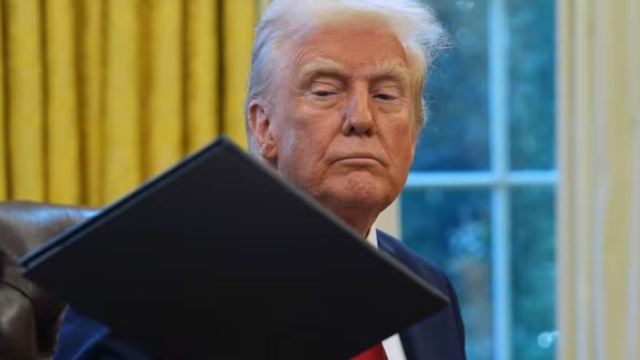 Corte de Apelaciones restablece aranceles de Trump y frena suspensión
