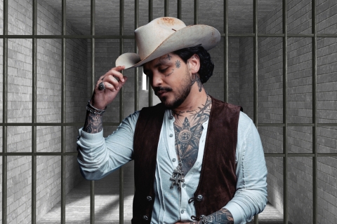 Christian Nodal enfrenta riesgo de cárcel por presunto fraude y evasión fiscal en demanda contra Universal Music