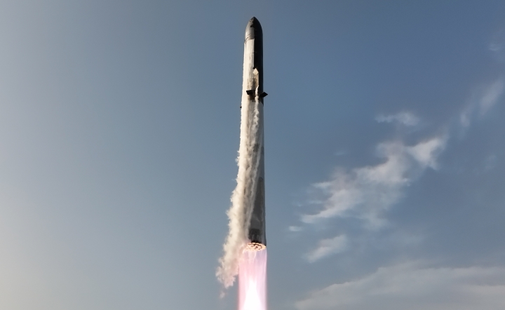 Starship de SpaceX alcanza la órbita pero se desintegra por fuga de combustible