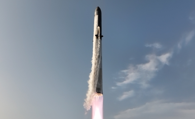 Starship de SpaceX alcanza la órbita pero se desintegra por fuga de combustible
