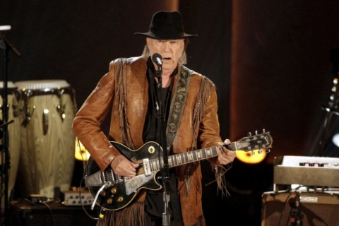 Neil Young abre su archivo musical a Groenlandia como gesto de solidaridad pol&iacute;tica y cultural