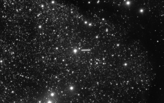 Una secuencia de imágenes del Very Large Telescope del Observatorio Europeo Austral muestra a 3I/ATLAS, el tercer objeto interestelar conocido, a medida que se desplaza por el cielo. 