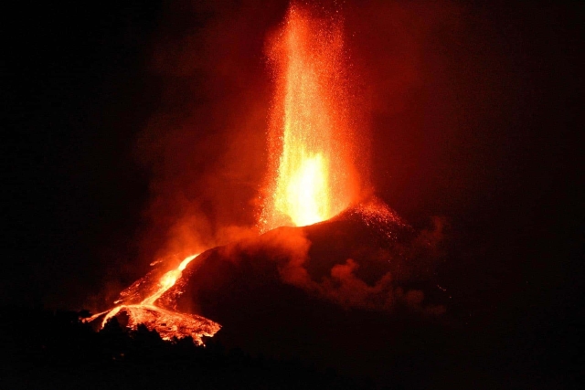 Se forma &quot;tsunami&quot; de lava en &quot;La Palma&quot;.