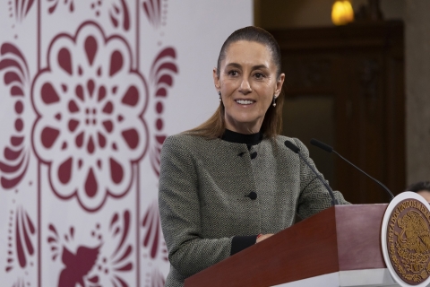 Sheinbaum pide a mexicanos en EU extremar precauciones durante festejos patrios