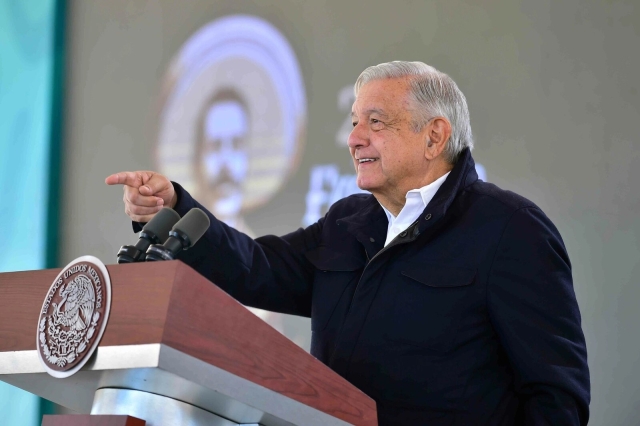 AMLO acusa a Karla Quintana de alterar registro de desaparecidos