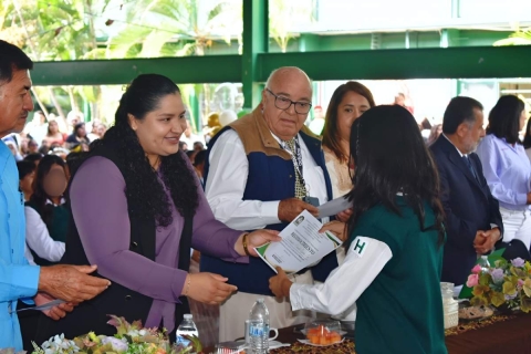 Acompaña DIF Cuautla clausura de ciclo escolar en Secundaria Cuautli