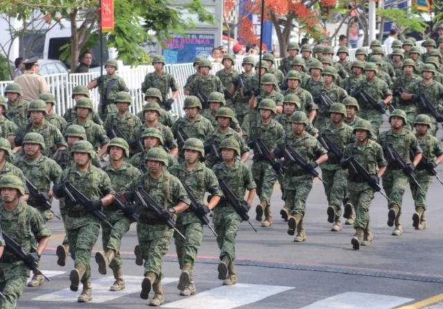 Este jueves iniciaron los preparativos para el desfile.