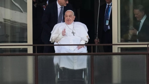 El Papa Francisco pide el fin inmediato de los ataques en Gaza tras ser dado de alta del hospital