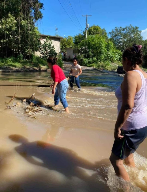 Denuncian abandono en puente colgante de Mazatepec