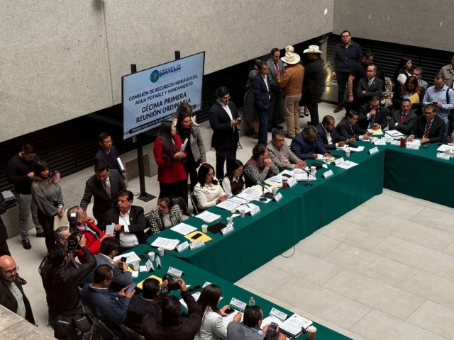 Ley General de Aguas avanza: diputados aprueban dictamen en comisión