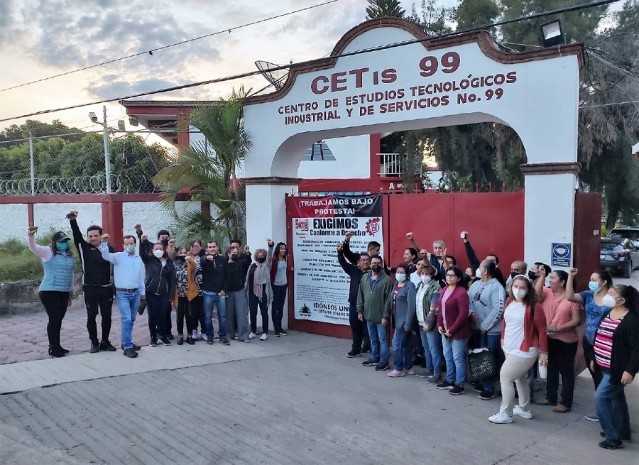 Alrededor de tres mil 600 trabajadores participaron en el paro de labores.