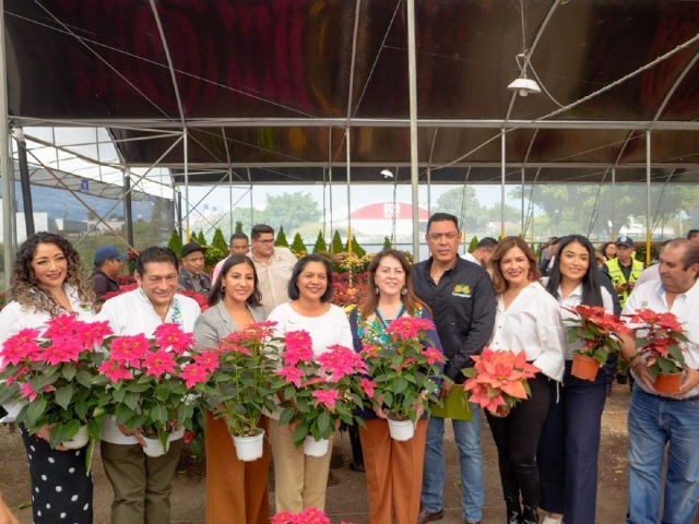 Autoridades encabezadas por la gobernadora Margarita González Saravia y productores coincidieron en la importancia del trabajo en conjunto para mantener la competitividad de la floricultura local.  