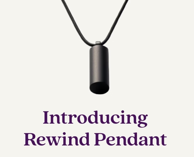 Descubre rewind pendant: Collar inteligente que escucha todo lo que dices