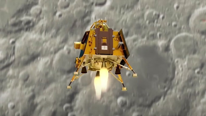 Chandrayaan-3 de la India logra alunizaje exitoso en el polo sur lunar