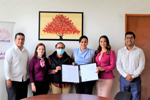 Entrega Gobierno de Morelos escrituras de transmisión de propiedad de inmuebles al IMRyT