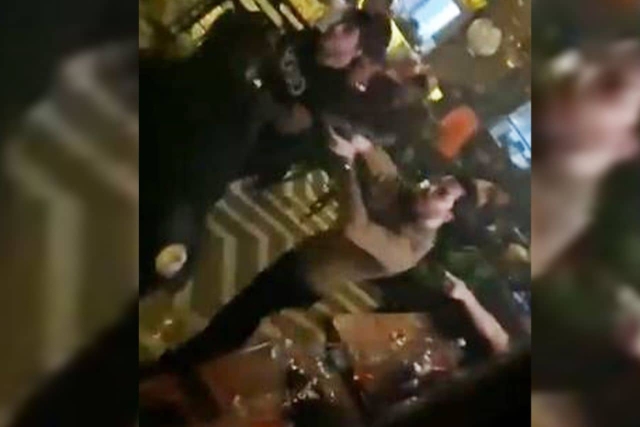 Sobrino de &quot;El Chapo&quot; abre fuego en bar de Culiacán.