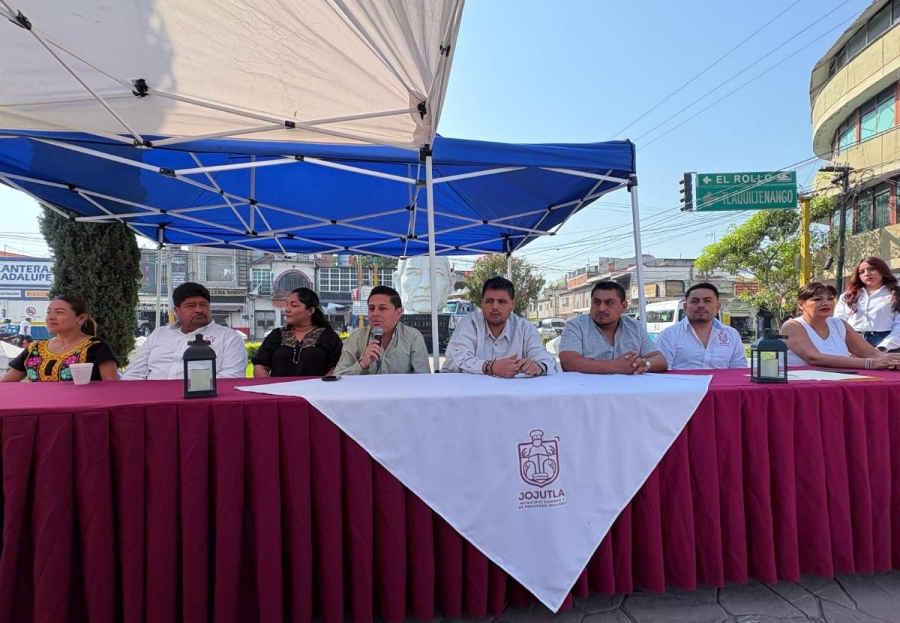Teniendo como fondo el busto de Juárez, las autoridades anunciaron la lista de festejos que se realizarán a partir de este fin de semana.