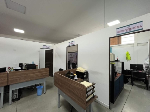 El encargado de las oficinas halló abierta la Contraloría al llegar, la mañana del viernes.