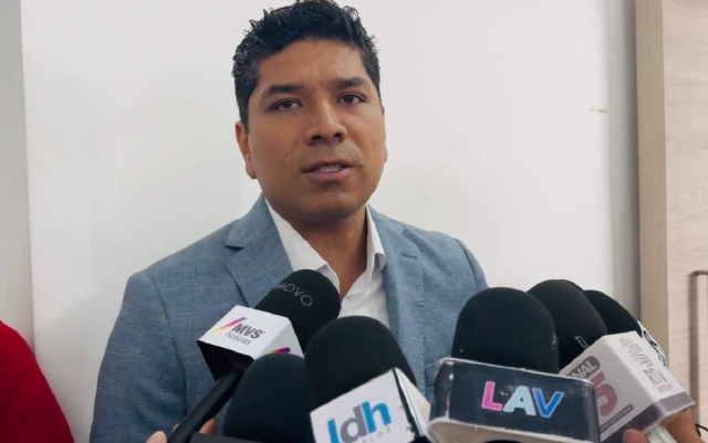  Mario Ocampo asegur&oacute; que &eacute;l comer&iacute;a en el Hospital General &ldquo;Dr. Jos&eacute; G. Parres&rdquo;.